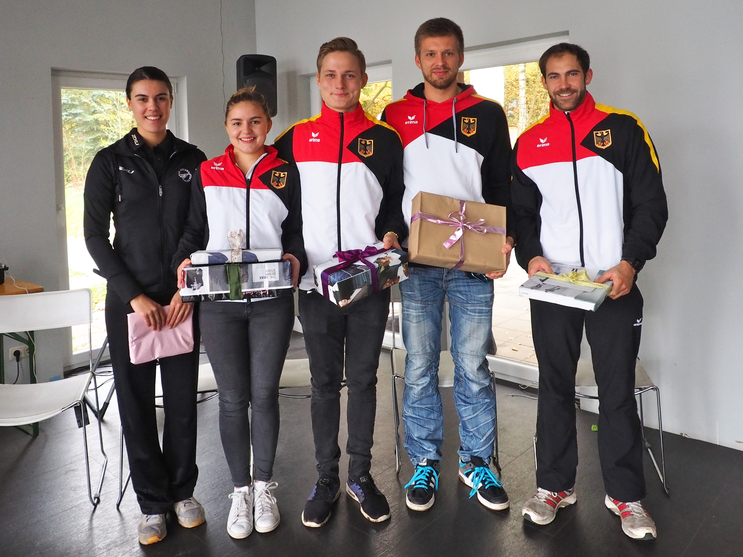 Weltmeisterinnen und Landessportbund NRW zu Gast bei den Wassersportfreunden Weltmeisterinnen und Landessportbund NRW zu Gast bei den Wassersportfreunden