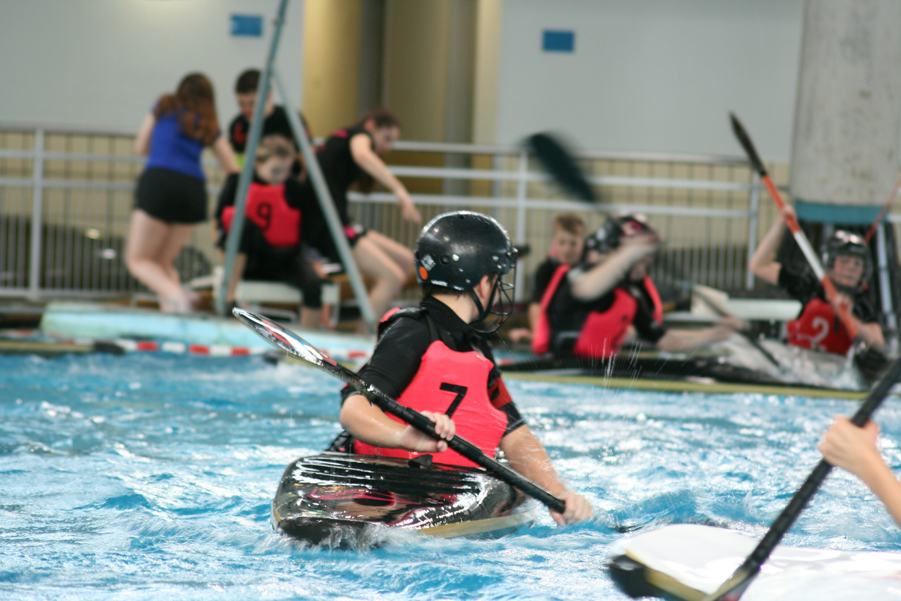 Viel versprechender Saisonstart für die Liblarer Kanupoloteams Viel versprechender Saisonstart für die Liblarer Kanupoloteams