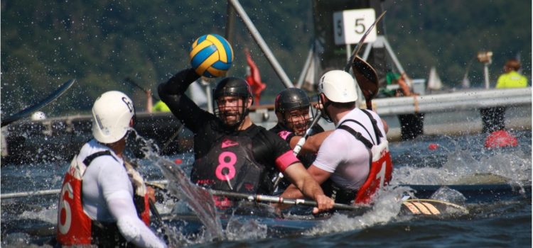 Internationaler Deutschland Cup in Essen Unser Kapitän Jonas Vieren im Spiel gegen die Herren von Michiel de Ruyter beim Deutschland Cup 2022