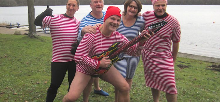 Erstes Neujahrsschwimmen am Liblarer See Erstes Neujahrsschwimmen am Liblarer See